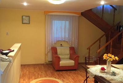 Apartament cu 4 camere decomandat în Central - 1