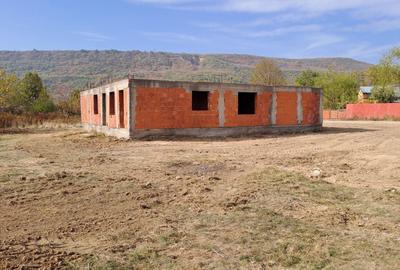 Casă cu 4 camere în Central - 1