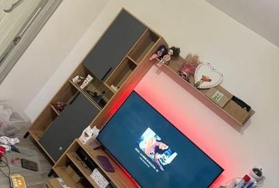 Apartament cu 3 camere semidecomandat în Exterior Nord