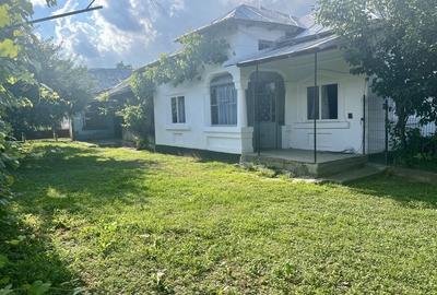 Casă cu 4 camere în Beleți