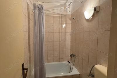 Apartament cu 3 camere semidecomandat în Romanilor