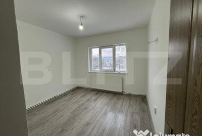 Apartament cu 4 camere decomandat în Central - 2
