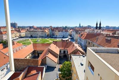 Apartament cu 4 camere decomandat, mobilat în Central