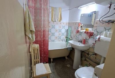 Apartament cu 2 camere nedecomandat în Ferentari