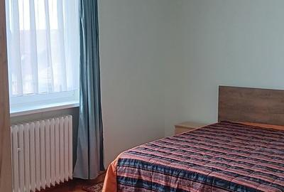 Apartament cu 2 camere decomandat în Trei Stejari