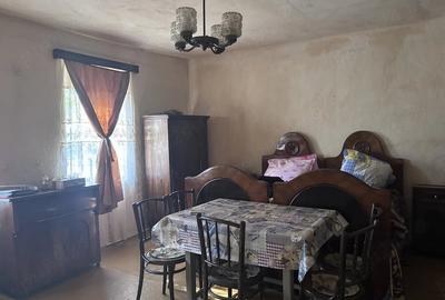 Casă cu Teren 716 Mp în Ianova