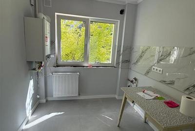 Apartament cu 3 camere semidecomandat în Tătărași