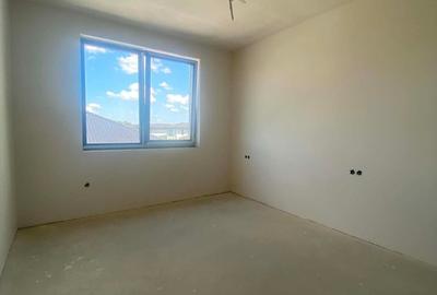 Apartament cu 3 camere decomandat în Burdea - 1