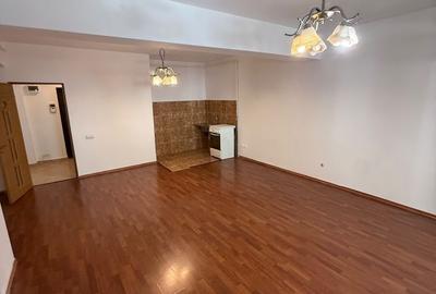 Apartament cu 2 camere în Casa de Cultură