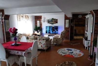 Casă cu 4 camere în Central - 1