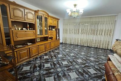 Apartament cu 3 camere decomandat în Micro 11 - 4