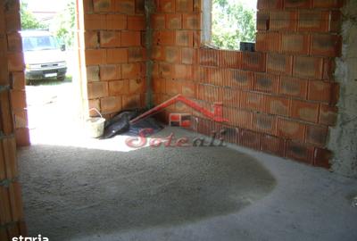 Casă cu 3 camere cu Teren 550 Mp în Cornu