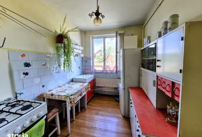 Apartament cu 3 camere semidecomandat în Micro 1 - 2