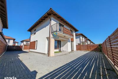 Casă cu 4 camere cu Teren 400 Mp în IAR