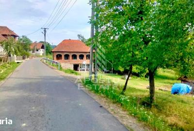 Teren de 1520 mp, în Almaș