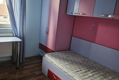 Apartament cu 3 camere semidecomandat în George Enescu