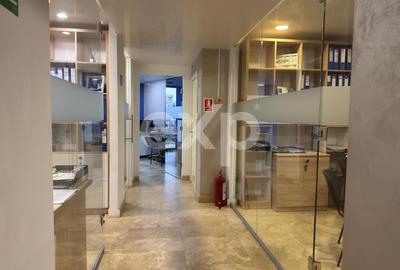 Spațiu comercial, de 316 mp, în Central - 10