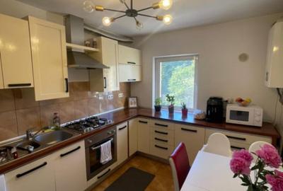 Apartament cu 3 camere decomandat în Central - 1