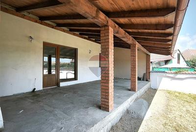 Casă cu 4 camere cu Teren 401 Mp în Hoghilag