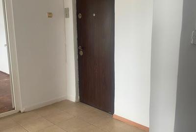 Apartament cu 2 camere decomandat în Km 4-5