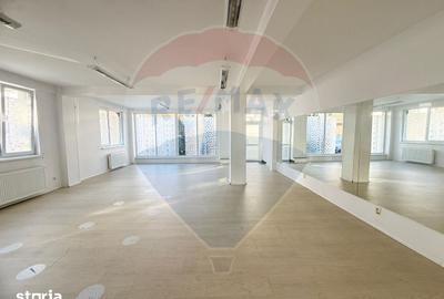 Apartament cu 5 camere în Central - 2