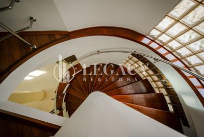 Casă individuală cu 12 camere cu Canalizare în Copou - 3