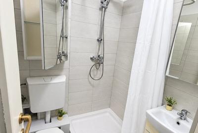 Garsonieră decomandată în Central