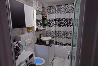 Apartament cu 3 camere semidecomandat în Exterior Vest