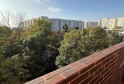 Apartament cu 3 camere semidecomandat în Câmpia Libertății