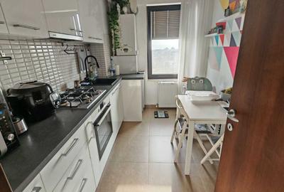 Apartament cu 3 camere decomandat, mobilat în Km 5
