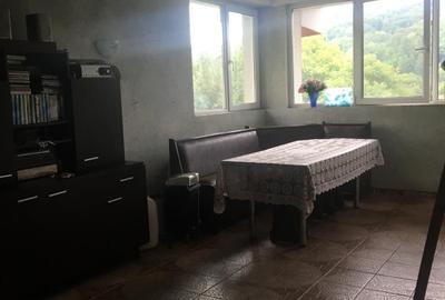 Casă cu 4 camere în Central - 6