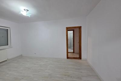 Apartament cu 2 camere semidecomandat în Adjud - 1