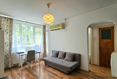 Apartament cu 3 camere semidecomandat, mobilat în Drumul Taberei