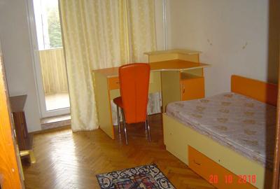 Apartament cu 3 camere decomandat în Babadag