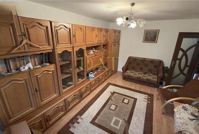 Apartament cu 3 camere decomandat, mobilat în Plopilor