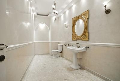Casă cu 10 camere cu Canalizare în P-ța Romană - 13