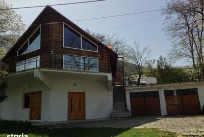 Casă cu 6 camere cu Teren 1620 Mp în Bran