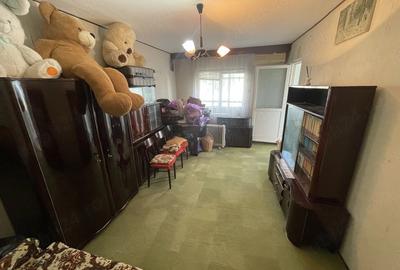 Apartament cu 3 camere decomandat în Galata - 7