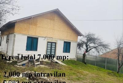 Casă cu 4 camere cu Teren 7000 Mp în Cislău - 2