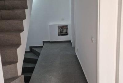 Duplex cu 4 camere cu Canalizare în Central - 8