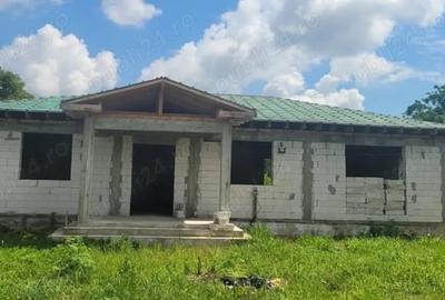 Casă cu Teren 1100 Mp în Periș