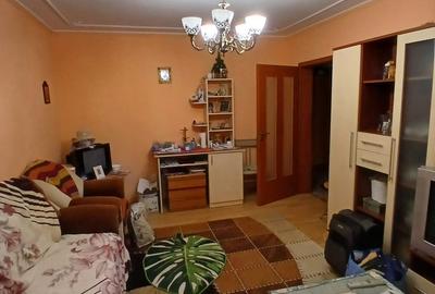Apartament cu 3 camere decomandat în Delfinariu - 1