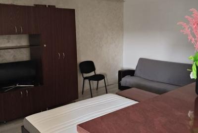 Garsonieră decomandată, mobilată în Titan