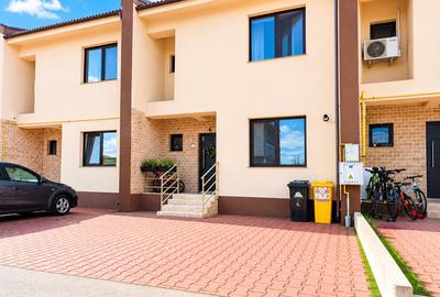 Duplex cu 4 camere cu Canalizare în Palazu Mare - 1