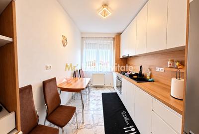 Apartament cu 4 camere decomandat, mobilat în Central