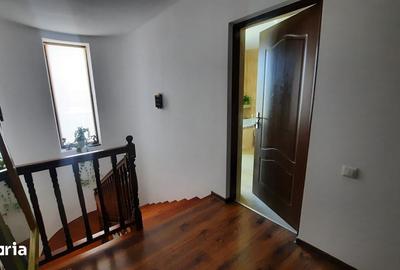 Casă cu 5 camere cu Teren 1514 Mp în Central - 1
