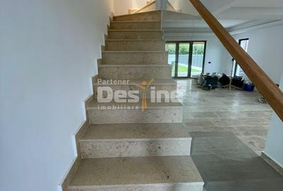 Casă cu 4 camere cu Teren 400 Mp în Central - 2