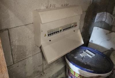 Casă cu 2 camere cu Teren 2300 Mp în Cioroiașu - 3