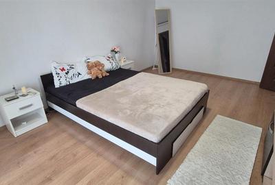 Apartament cu 2 camere decomandat în Nicolina
