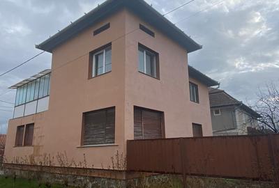 Casă individuală cu 6 camere cu Canalizare în Marghita - 1